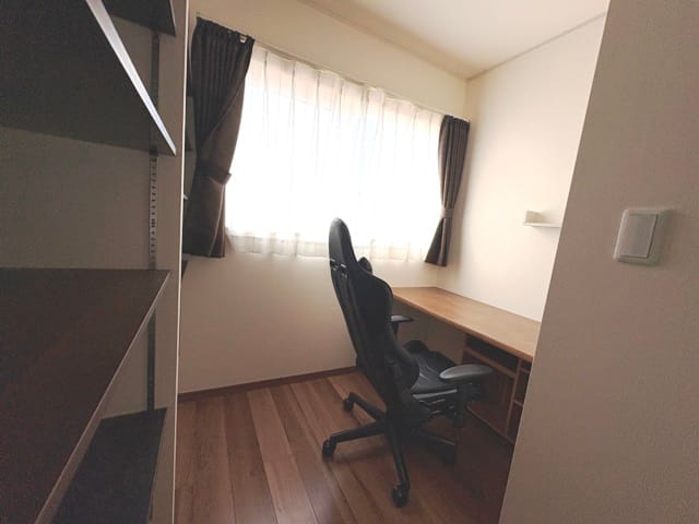 デスク完備!静かに集中