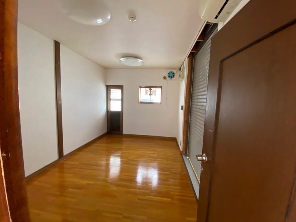 北側の部屋 入口からの撮影