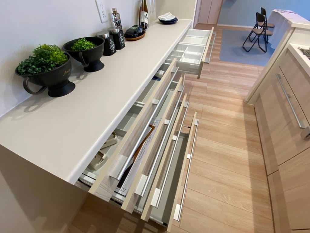 カップボード収納中