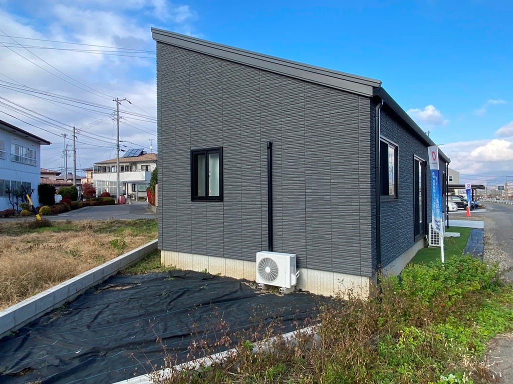 建物、西側から撮影