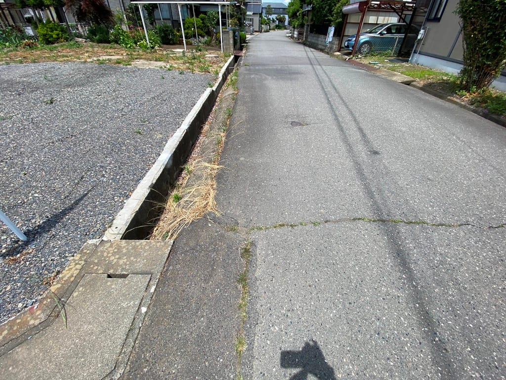 東側道路