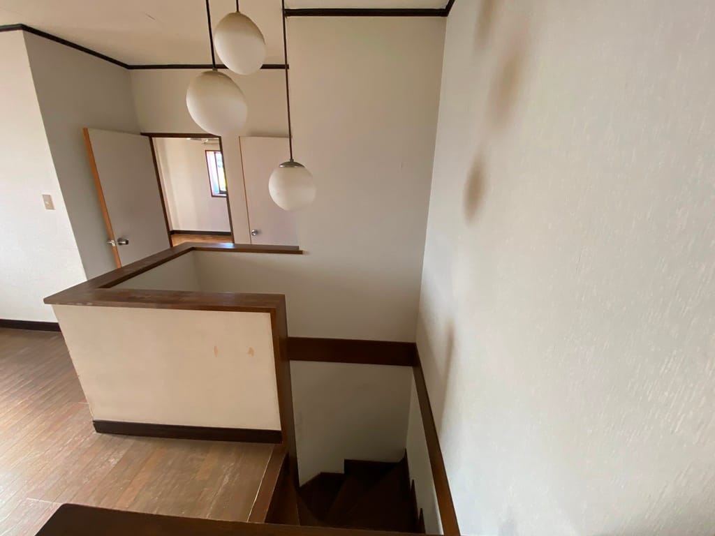 2階から見た階段