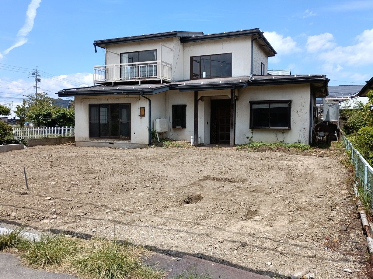 正面右から