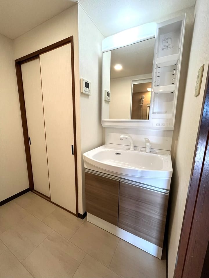 洗面化粧台新品