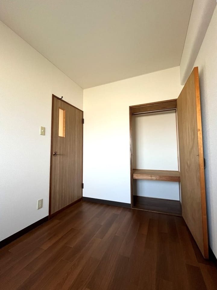 北西側 洋室(4帖)・収納