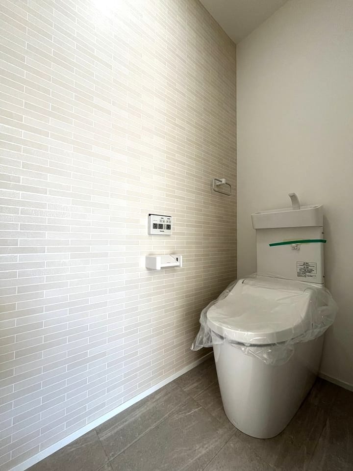 温水洗浄式トイレ新品
