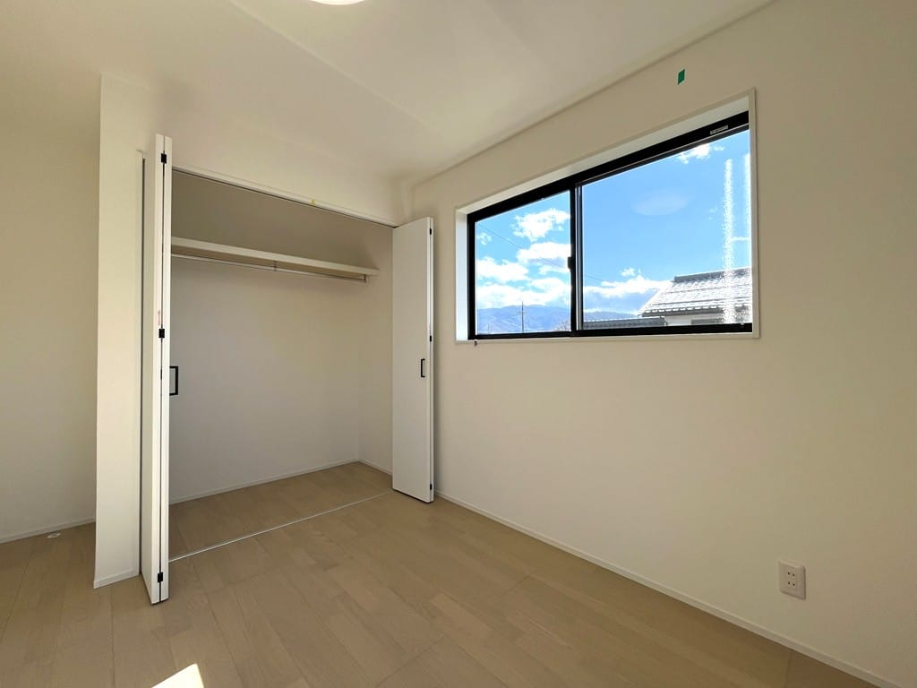 2階 南西側洋室(6帖)・収納