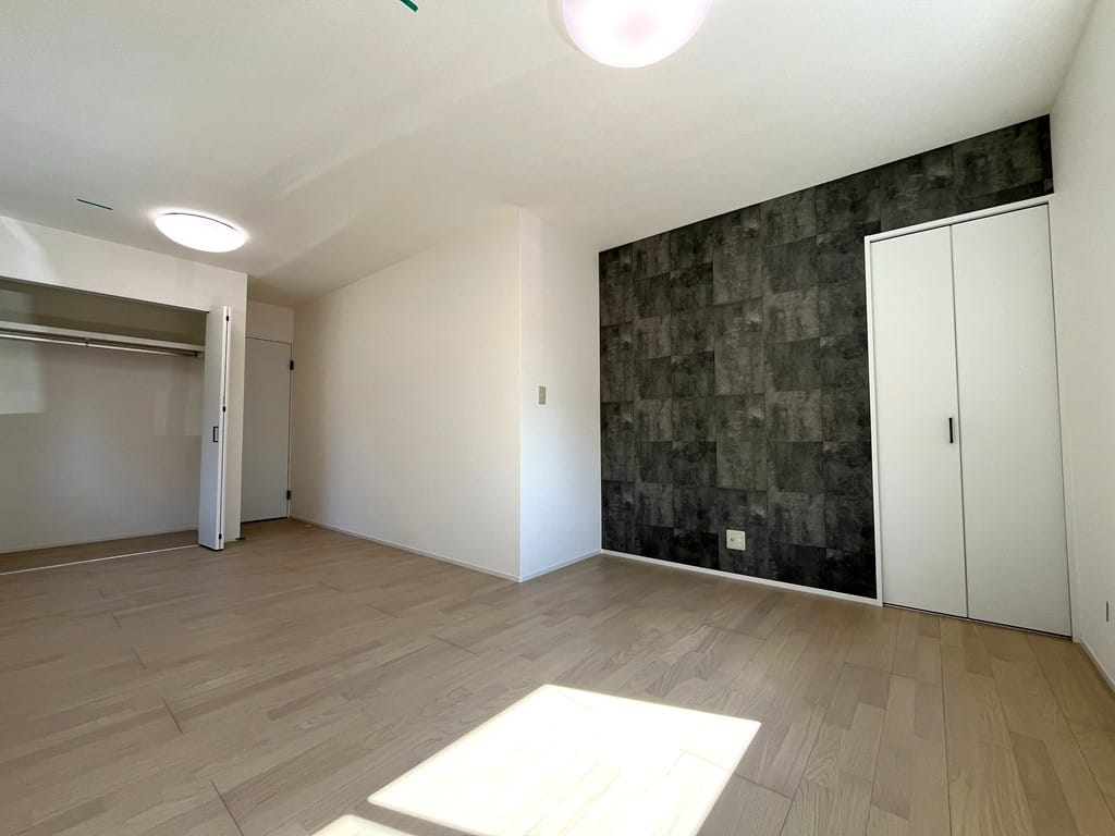 南西側 洋室(11.0帖)・収納