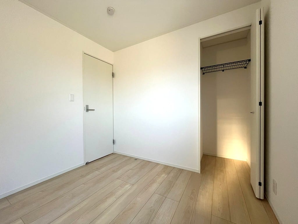 2階 南東側洋室(6帖)・収納