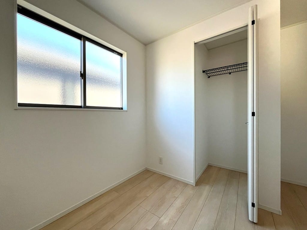 2階 北側洋室(5帖)・収納