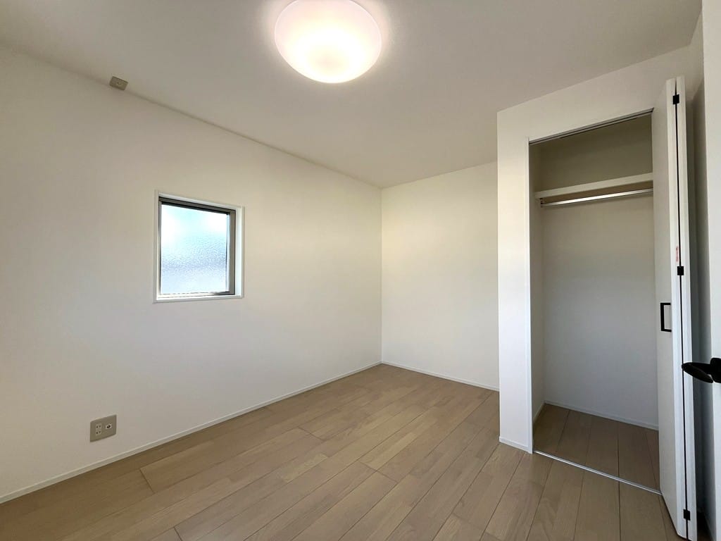 2階 南側洋室(5.5帖)・収納