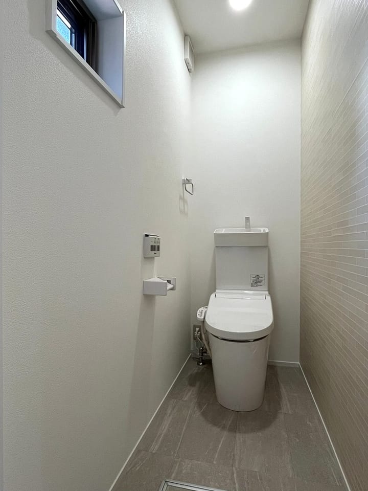 温水洗浄式トイレ新品