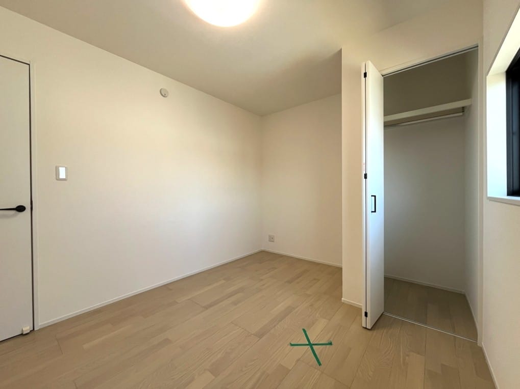 2階 西側洋室(5.5帖)・収納