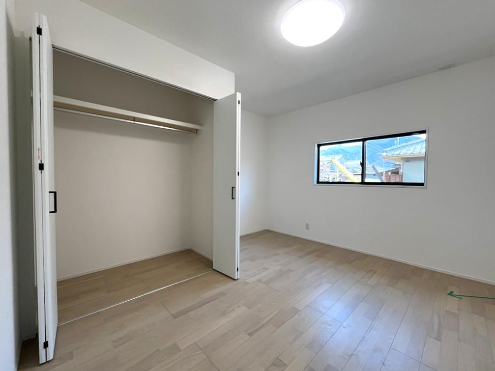 1階 南側洋室(7.0帖)・収納