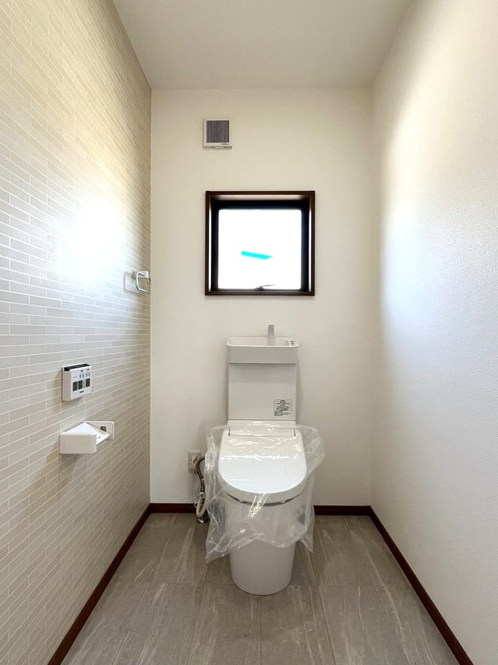 温水洗浄式トイレ新品
