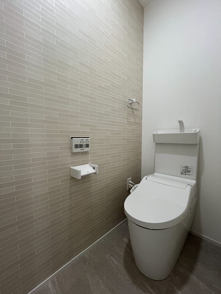 温水洗浄式トイレ新品