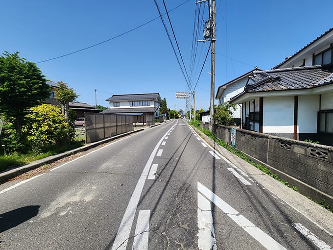 梓川梓土地東側道路