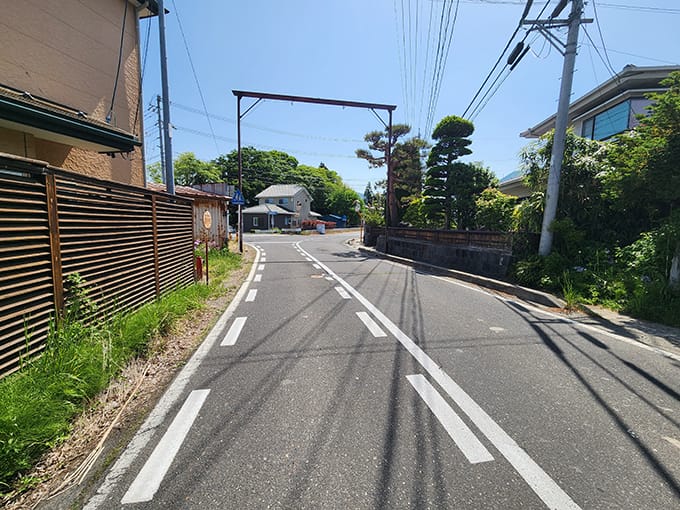梓川梓土地西側道路