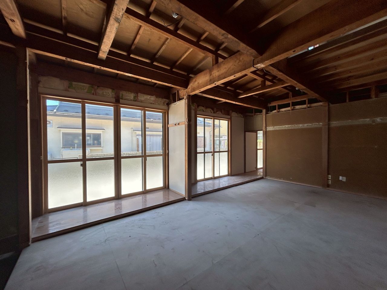 現在リフォーム中。約19.5帖の南向きリビングになる予定!