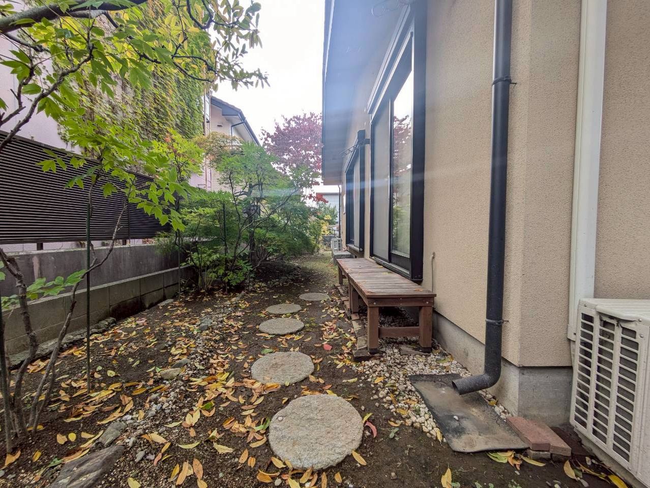 南側の庭スペース