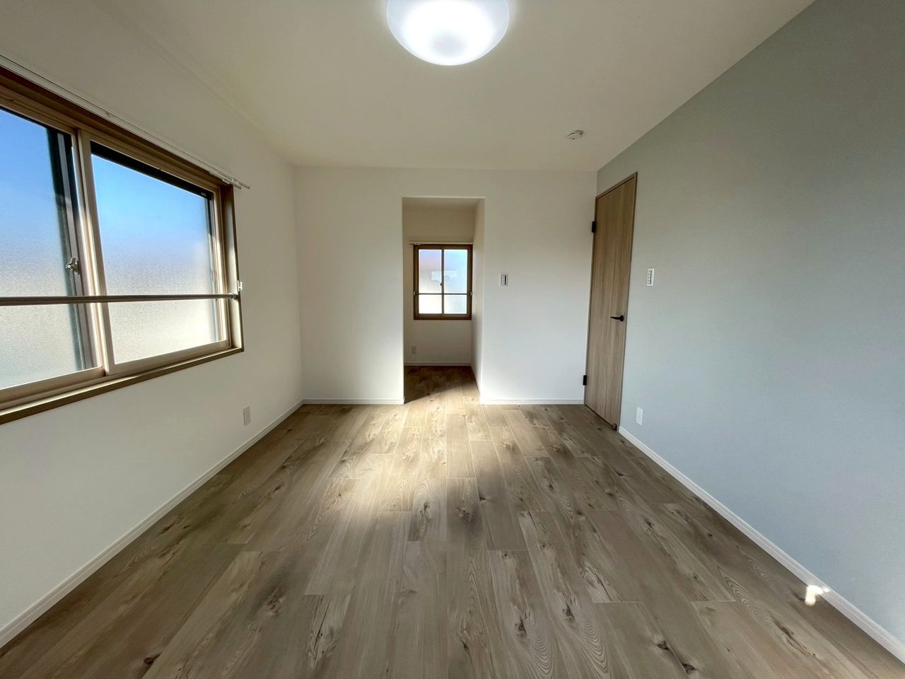 2階 南西側 洋室