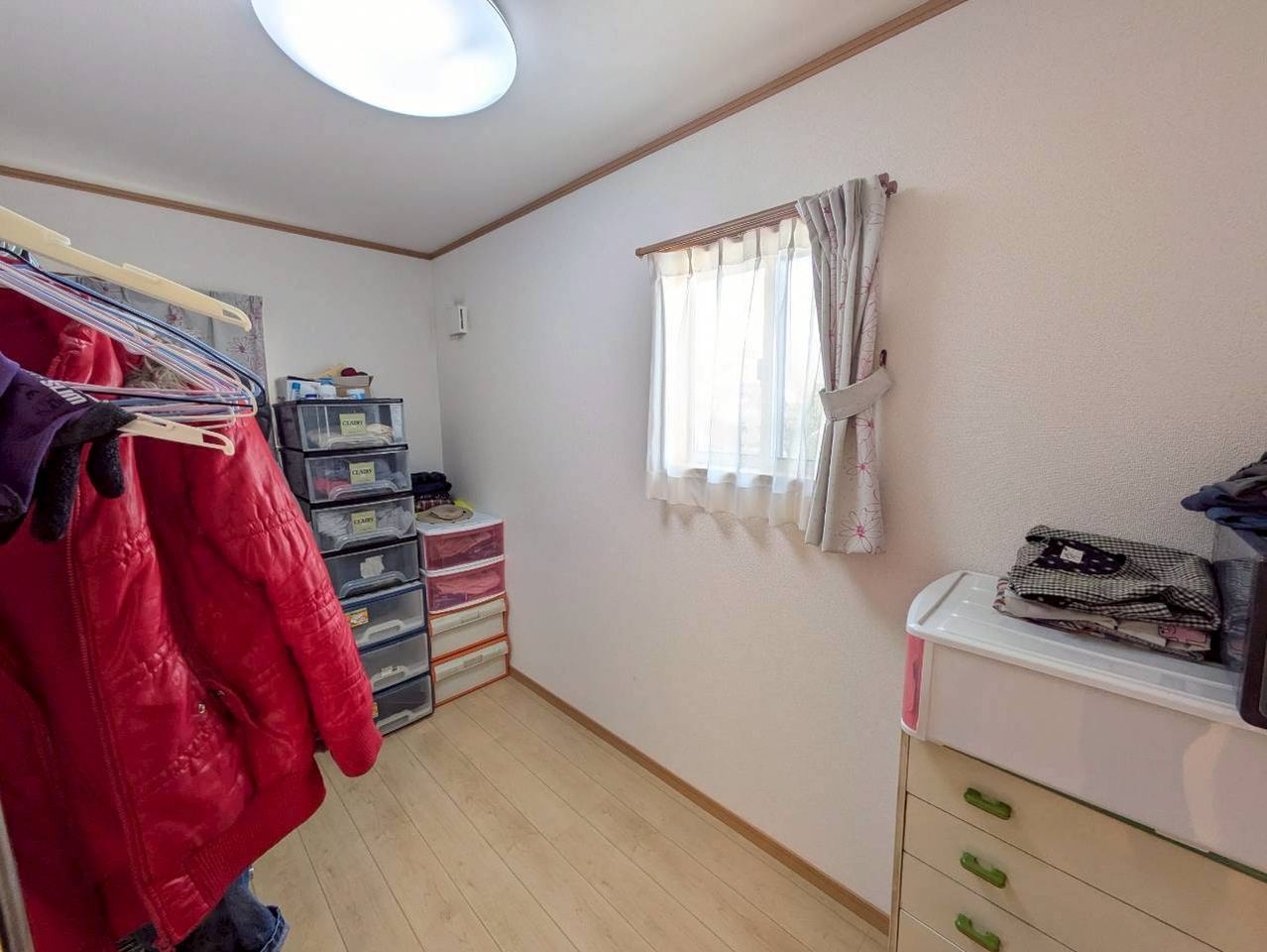 2階 北西側 洋室