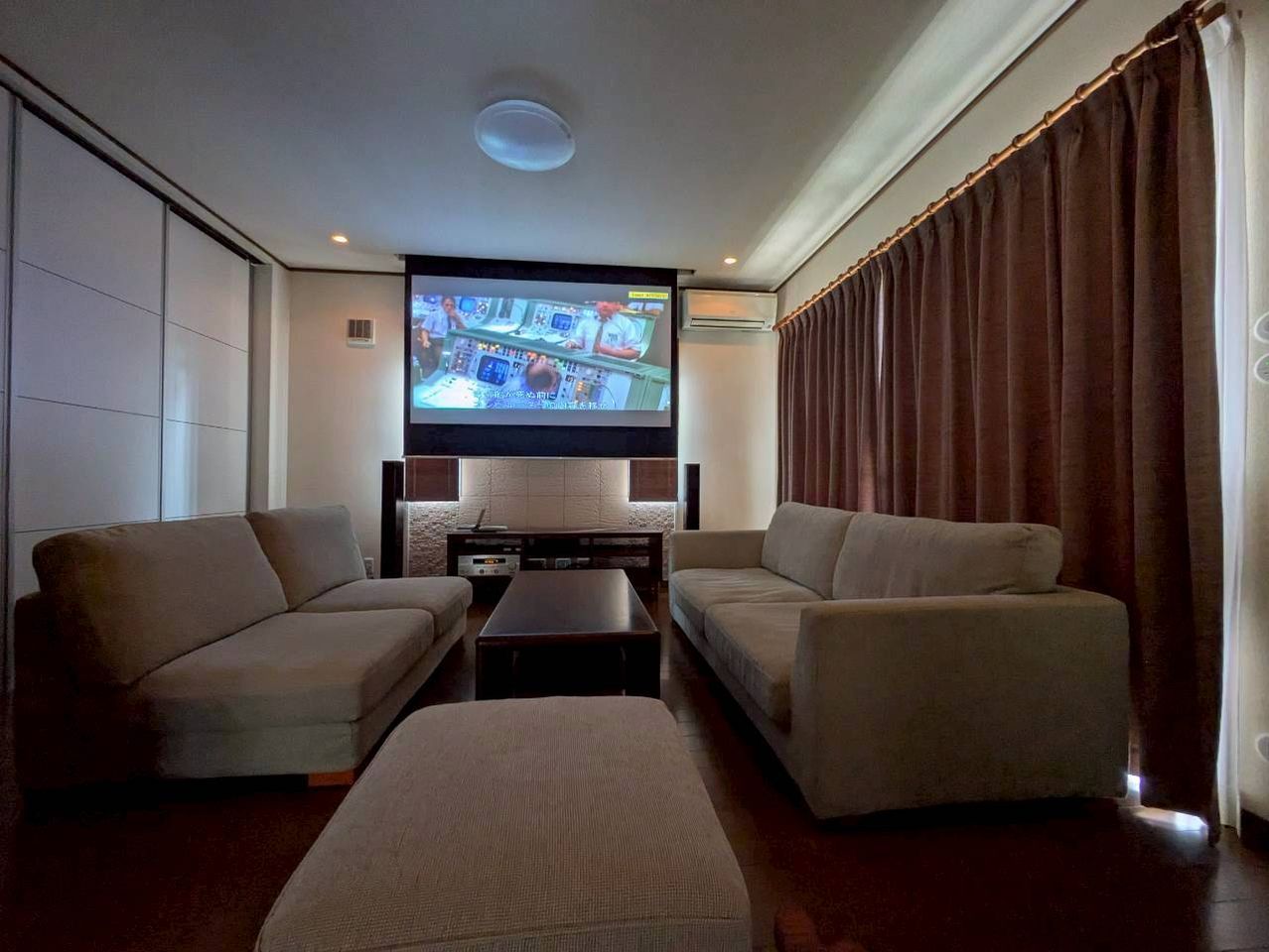 リビングで映画鑑賞!おうち時間が楽しみになりそうです