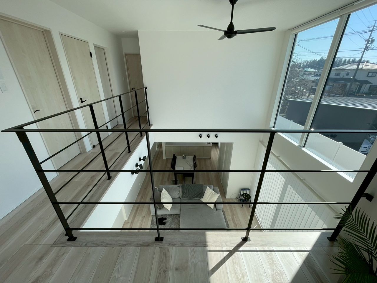 2階 廊下・吹抜け