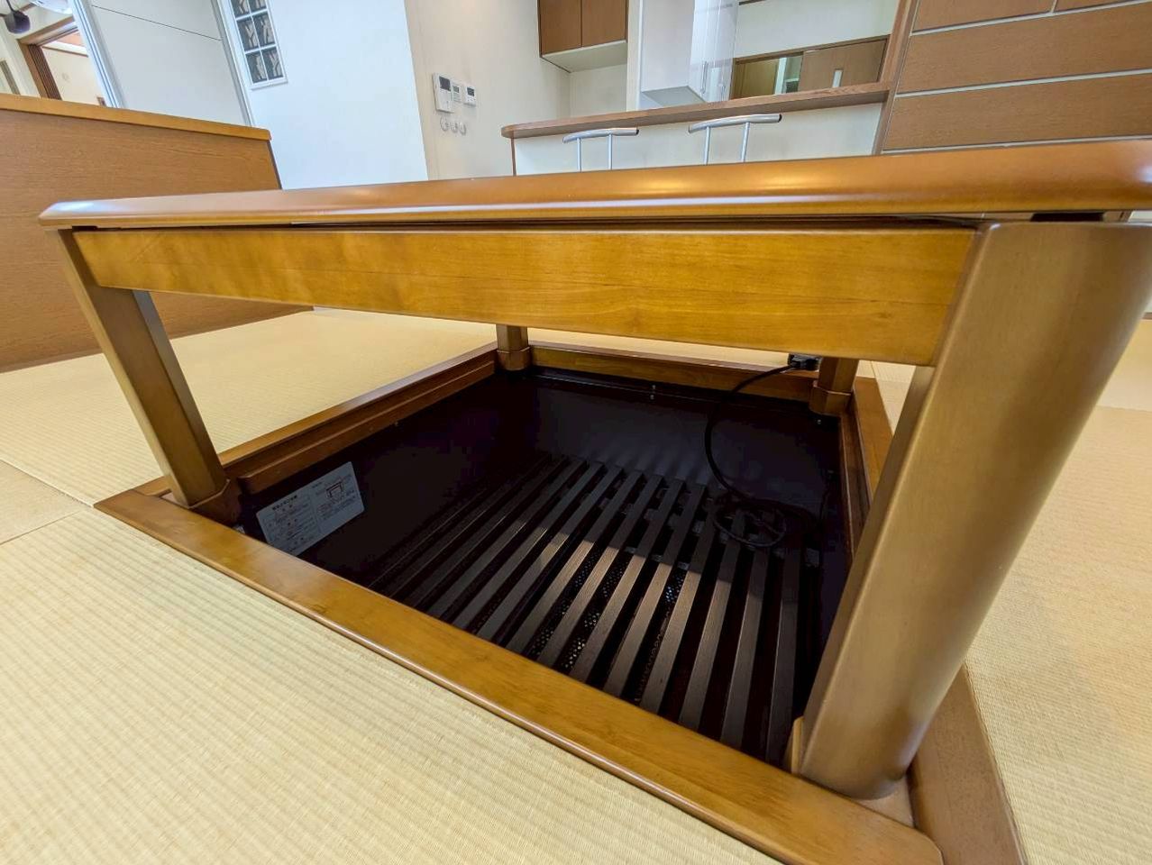 掘りごたつになっています(塞ぐこともできます)