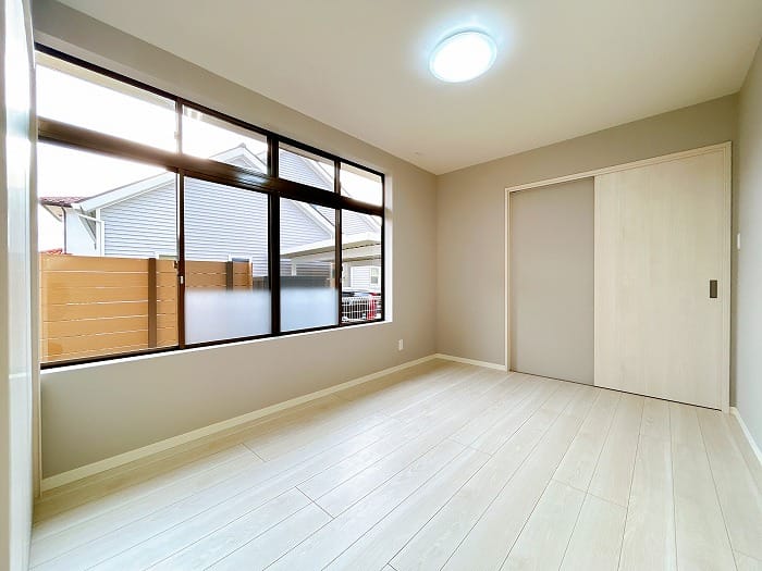 1階 洋室約6.5帖