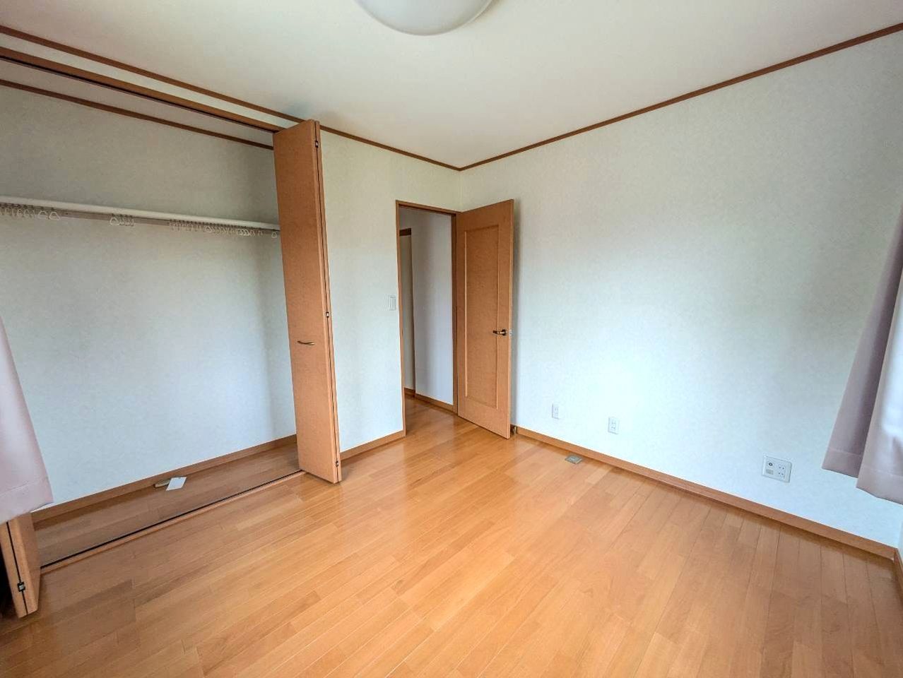 2階 洋室5.7帖