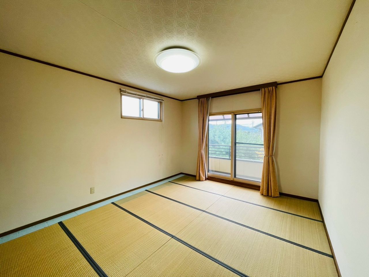 2階 東側 洋室10帖