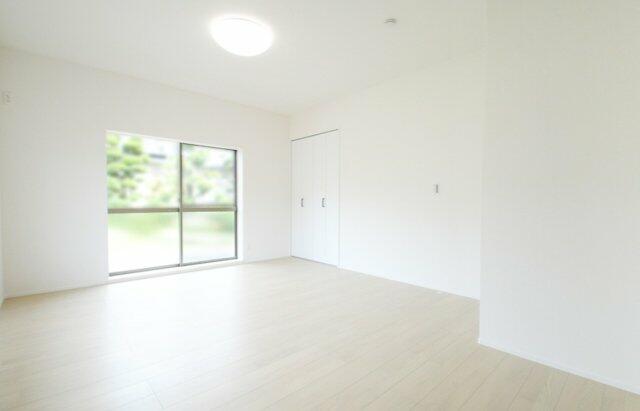 個室は4部屋とも収納付き、お部屋を広く使えます。