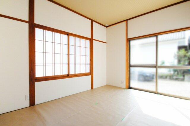 1階和室は約6帖、独立タイプでゆったり寛げます。