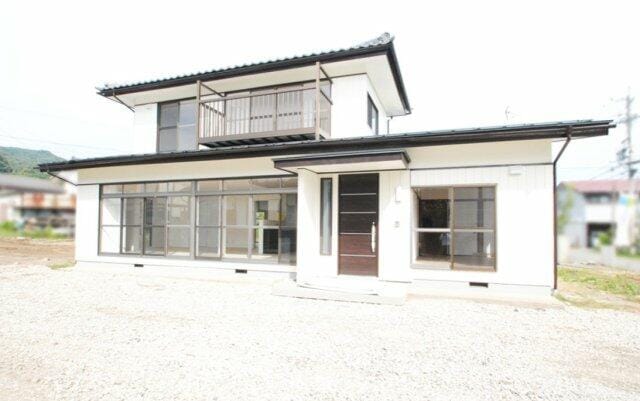 土地約213坪、建物約46坪、大型5SLDKです。