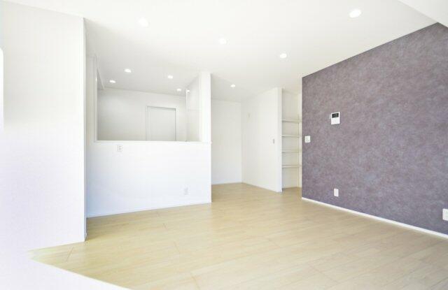 室内は新規リフォーム済できれいなお部屋で新生活おくれます。