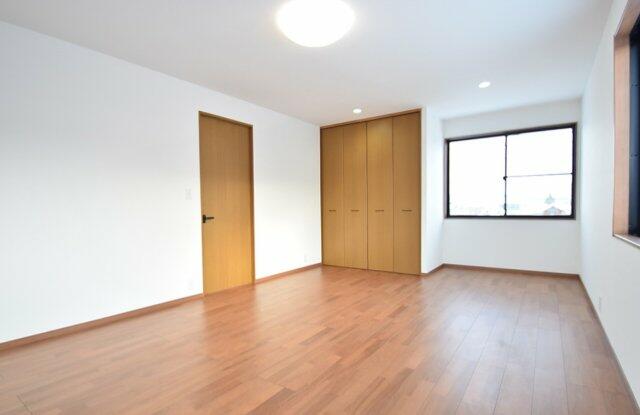 12.6帖の洋室は、開放感と居心地の良さを兼ね備えてます。