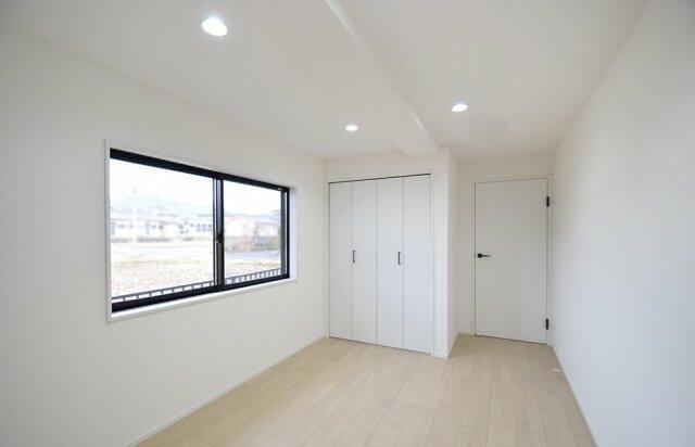 全居室収納付きで室内スッキリ片付きます。