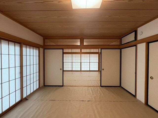 南東向きの広縁あり、明るいお部屋です。