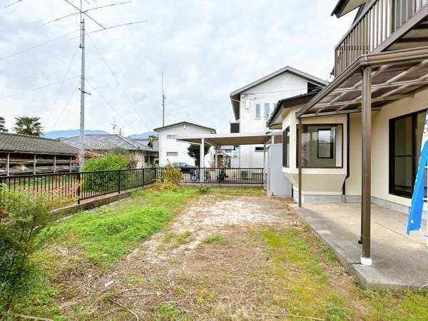 【リフォーム完成・庭】住宅南側のお庭はタイルの撤去や植栽の伐採、整地を行いました。お庭で家庭菜園やBBQができるスペースがあるのはうれしいですね。