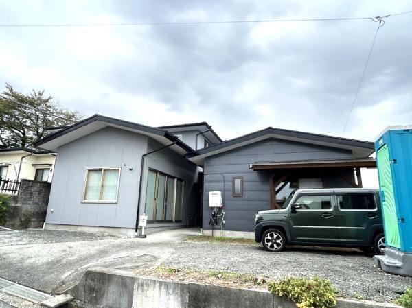 【リフォーム完成・外観】外壁塗装と屋根塗装を行いました。しばらくの間、住宅のメンテナンス費用を浮かせることができますね。