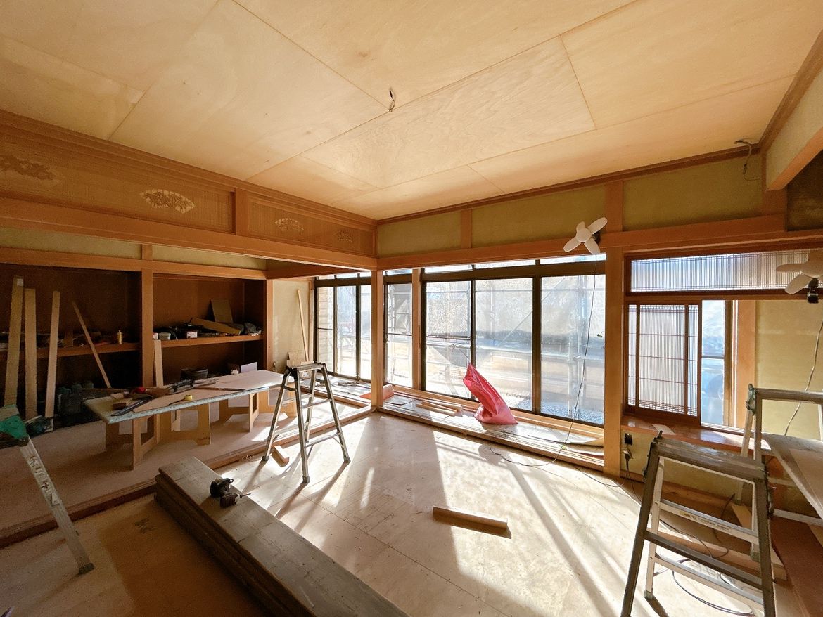 【和室続き間約8帖 リフォーム予定】一階の趣ある和室続き間は、ふすまと障子の張替え、畳表替え、照明交換を行います。来客時には客間として、小さなお子様にはお昼寝スペースとして、シーンに合わせた活用が出来そうです。