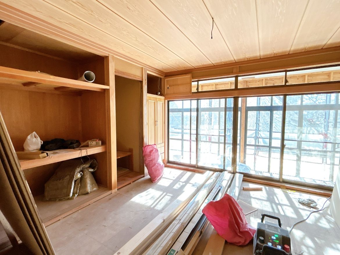 【約8帖和室 リフォーム予定】床を畳からフローリングへ変更し、和洋室となります。家具も起きやすくなり、使い勝手が広がりますね。