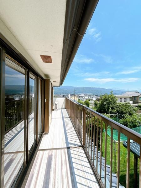 【ベランダ リフォーム前】床板は塗装を行います。