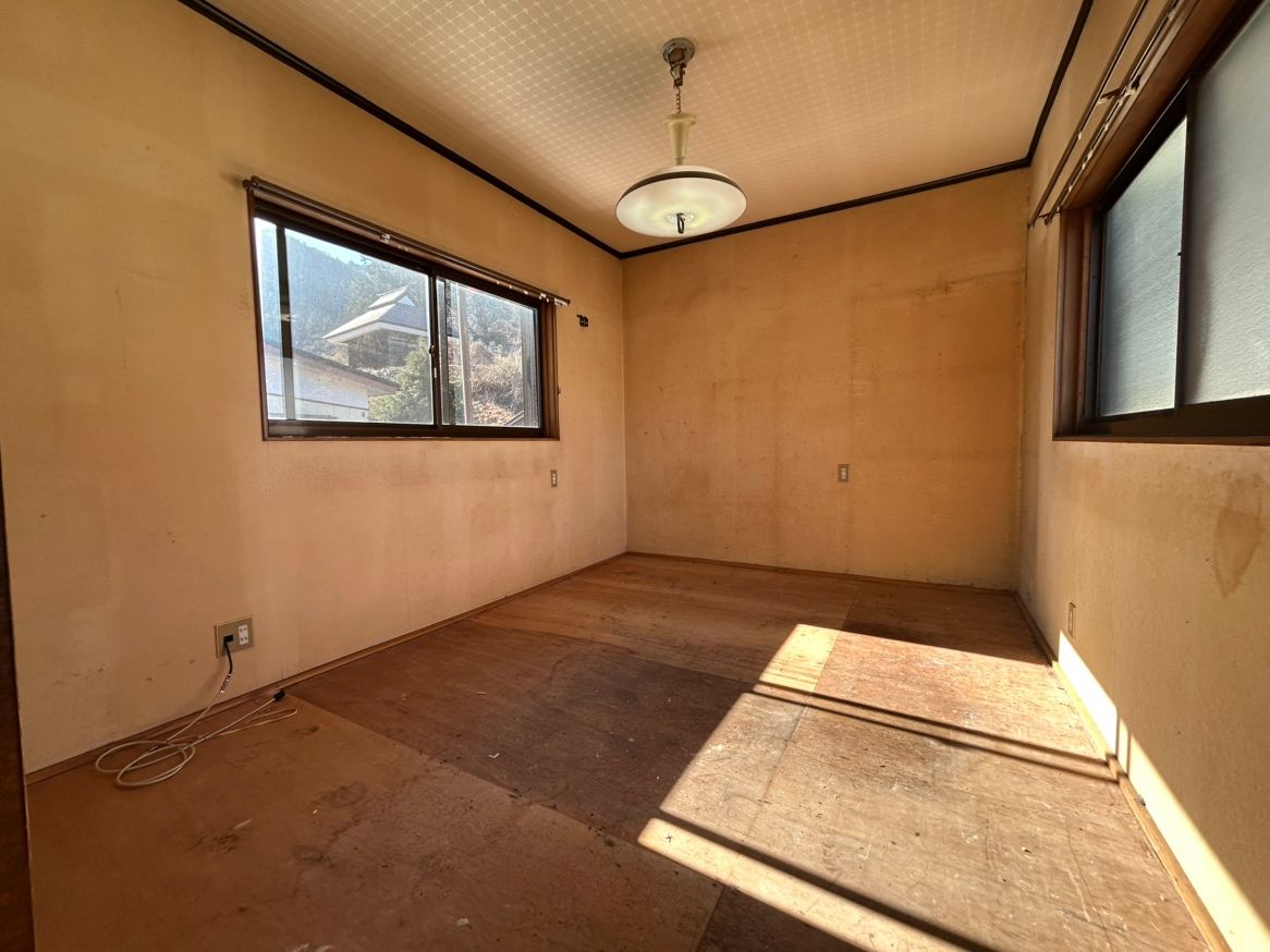 【2階西側洋室】