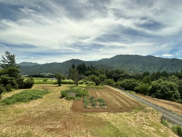 【眺望】四季折々の山々の姿が楽しめますね。日々の生活も景色を眺めながら豊かに暮らしませんか。
