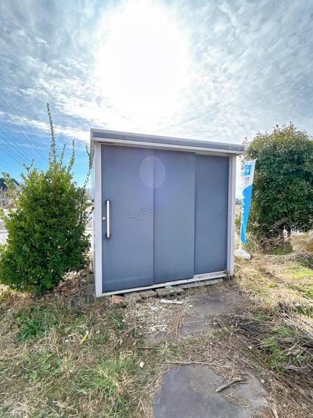 【現況・物置】広々としたお庭スペースには物置が2個ございます。