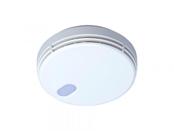 【設備同仕様写真】全居室に火災警報器を新設します。キッチンには熱感知式、その他のお部屋や階段には煙感知式のものを設置し、万が一の火災も大事に至らないように備えます。電池寿命約10年です。