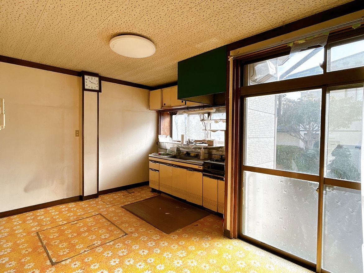 【RF予定・ダイニング→LDK】約22.5帖のLDKへRF予定です。天井・壁クロス張替え、フローリングの張替えを行います。照明器具はLED照明へと交換いたします。