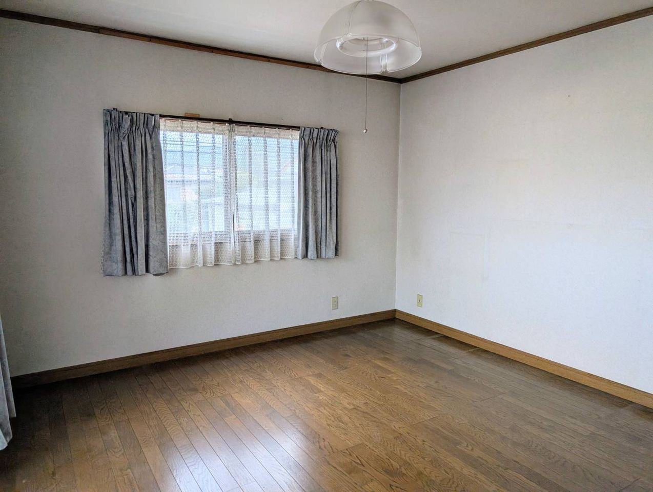 二階洋室8帖(リフォーム前)